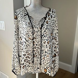 WHBM blouse in white/black/brown/teal print size Large